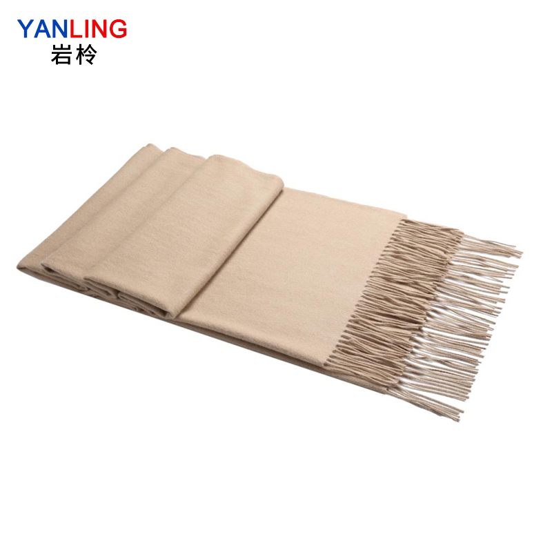 精品羔羊羊毛披肩高清大图