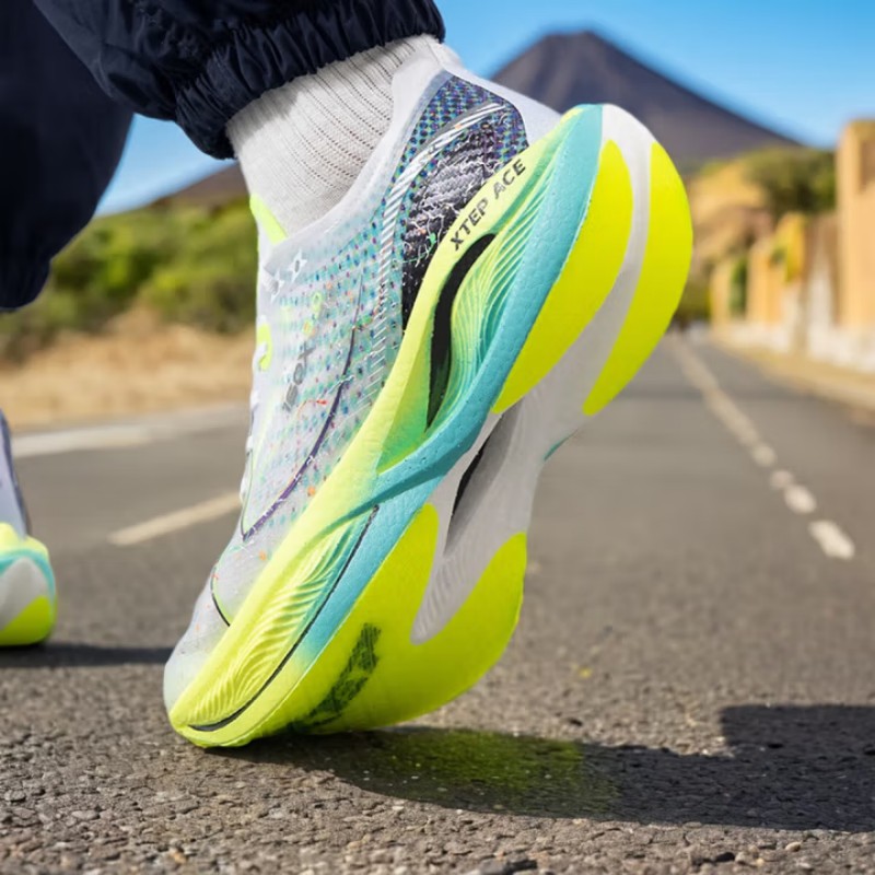 特步男款运动鞋978119110115-42/双高清大图