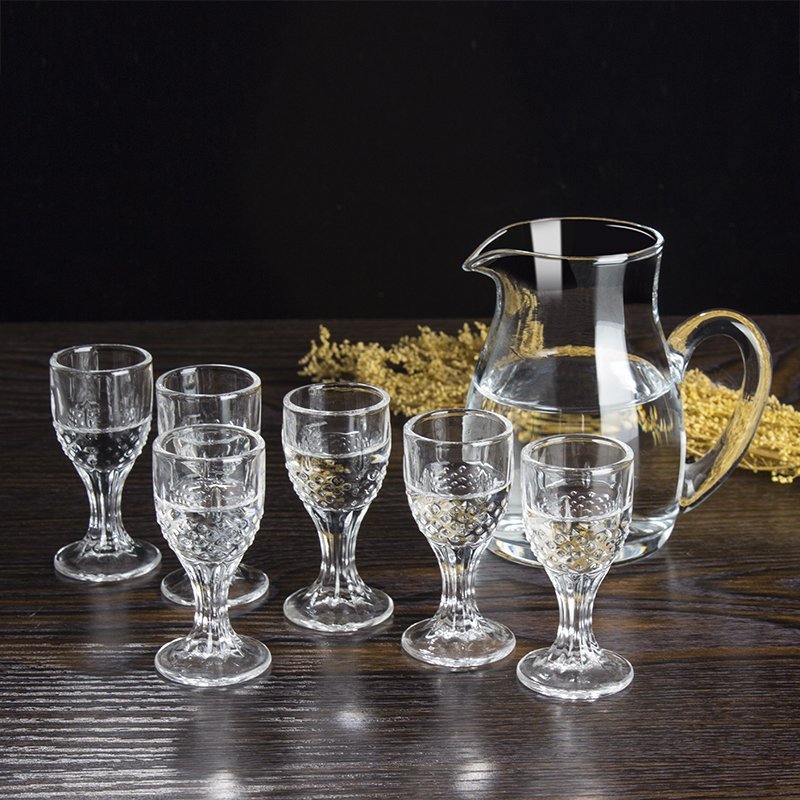 300斜口酒勺+6只小八角杯 小酒杯一口杯玻璃分酒器酒壶 烈酒白酒杯 七件套装量酒具