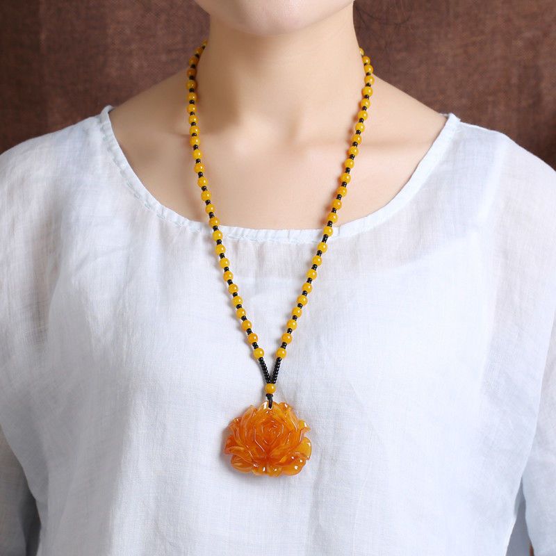 老蜜蜡吊坠男女长款民族风琥珀刻项链鸡油水滴毛衣链挂坠配饰