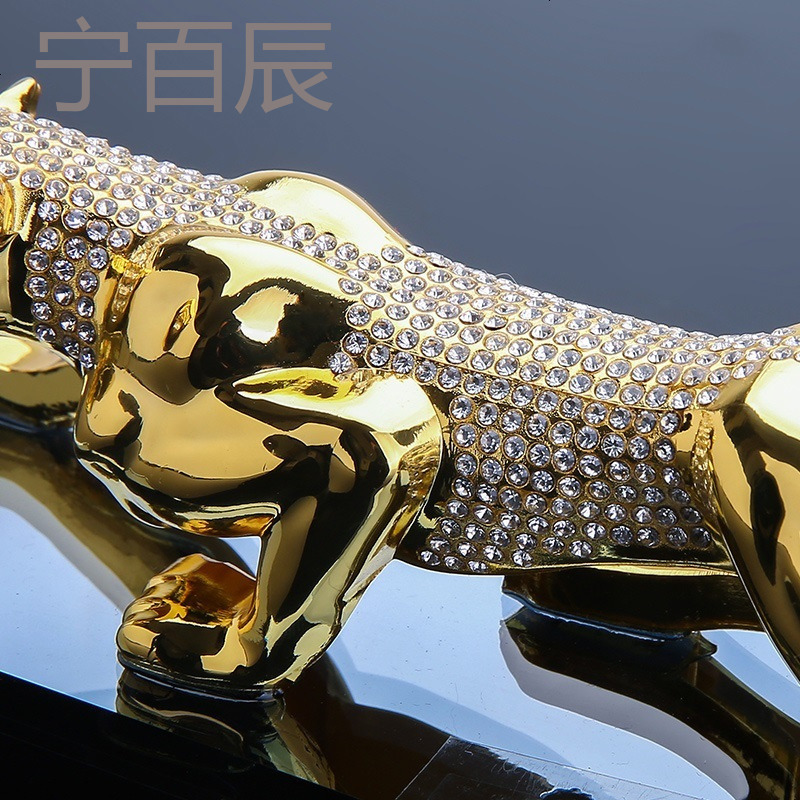 汽车香水摆件金钱豹创意车内饰品摆件车上车载香水座式香水车用品