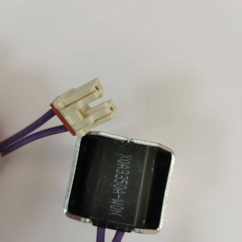 帮客材配 全新原件 四通阀线圈 220V 50-60HZ 4.5/3.5W 35cm 两孔 收前验货高清大图