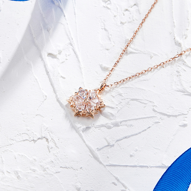施华洛世奇(SWAROVSKI) 圣诞节礼物唯美浪漫雪花项链玫瑰金色 送恋人5428431