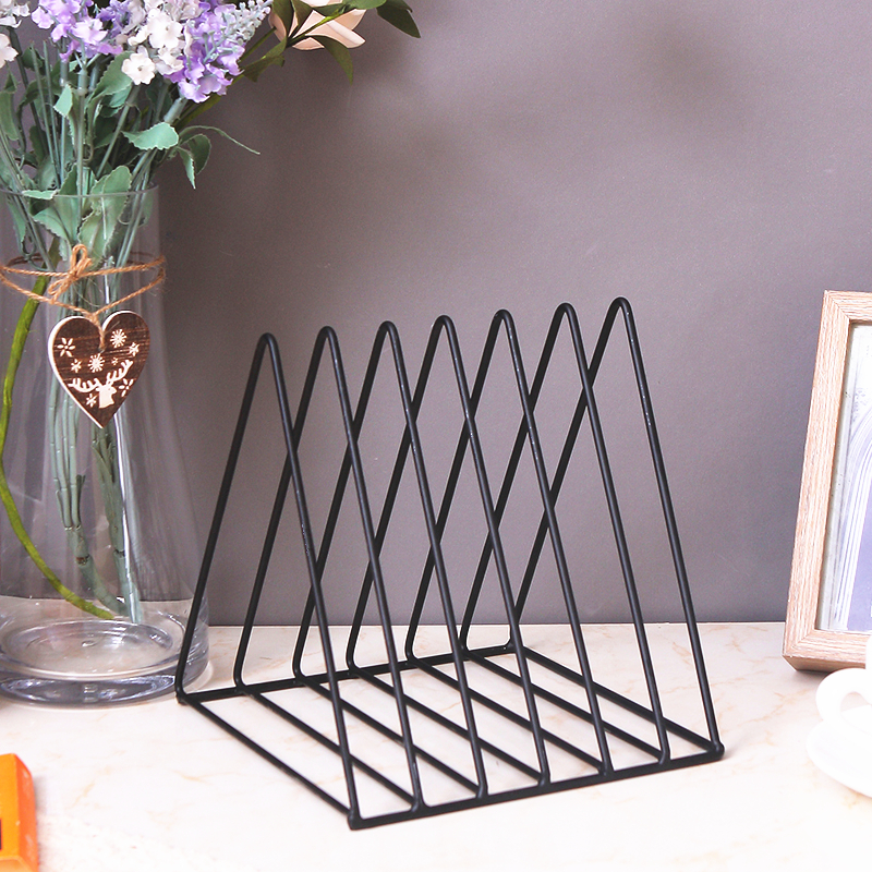 北欧简约金属铁艺三角书架报刊架书报架闪电客杂志架客厅书房收纳装饰