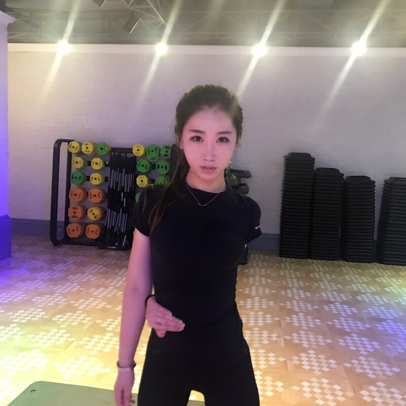 瑜伽紧身运动T恤女速干衣黑色高弹短袖跑步上衣黑色