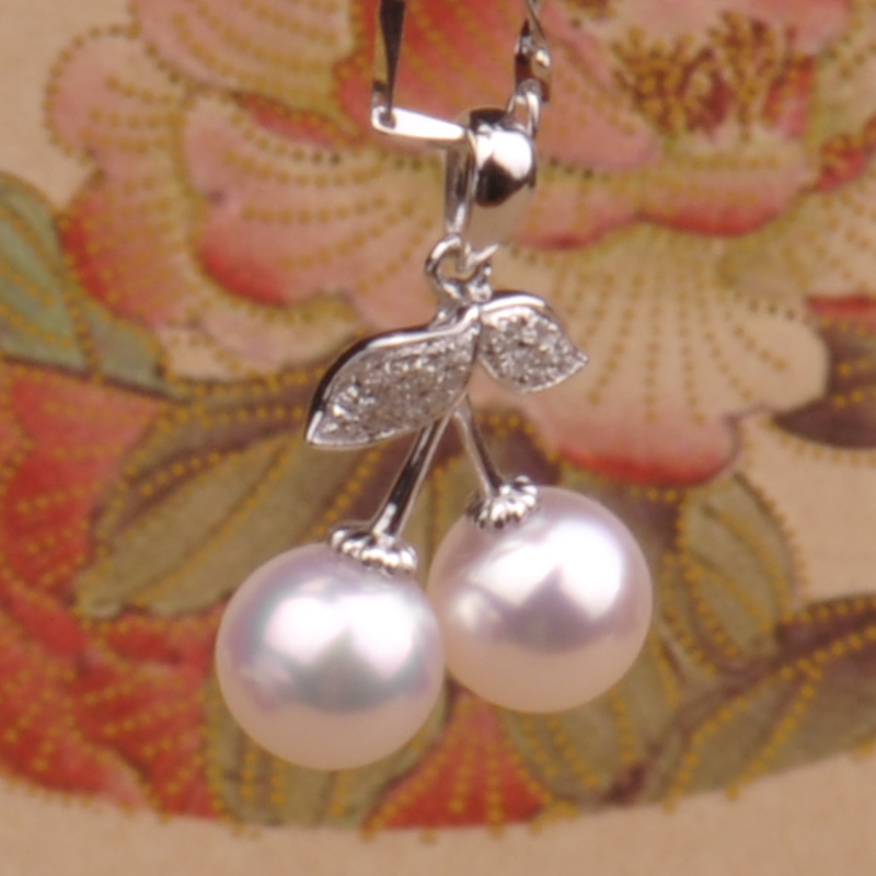 梦克拉 18K金钻石海水珍珠吊坠 强光正圆海水珍珠吊坠 樱桃高清大图