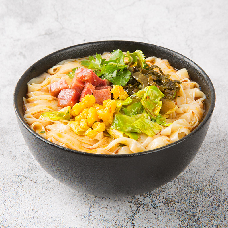 今麦郎非油炸刀削宽面红烧牛肉味桶装泡面