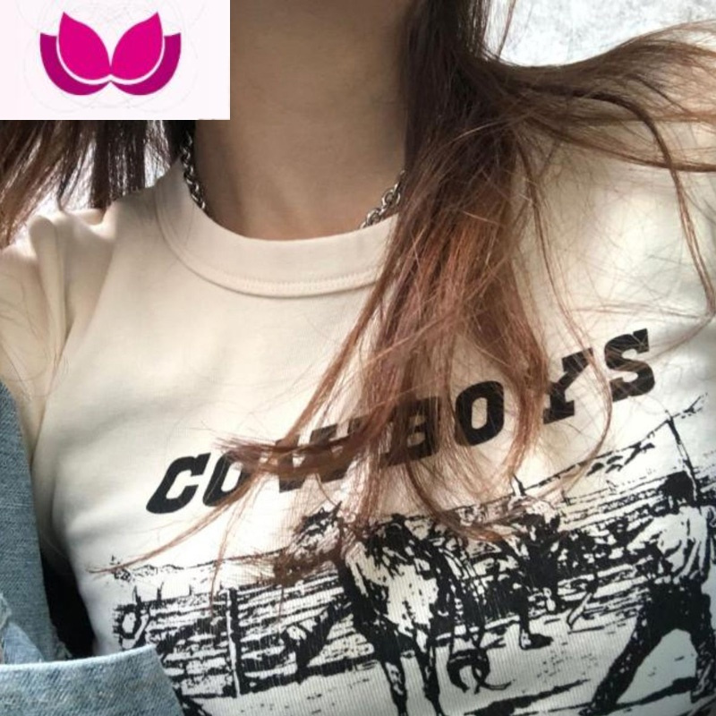 七斓正肩短袖t恤女ins夏季2023年新款修身显瘦辣妹短款设计感纯欲上衣