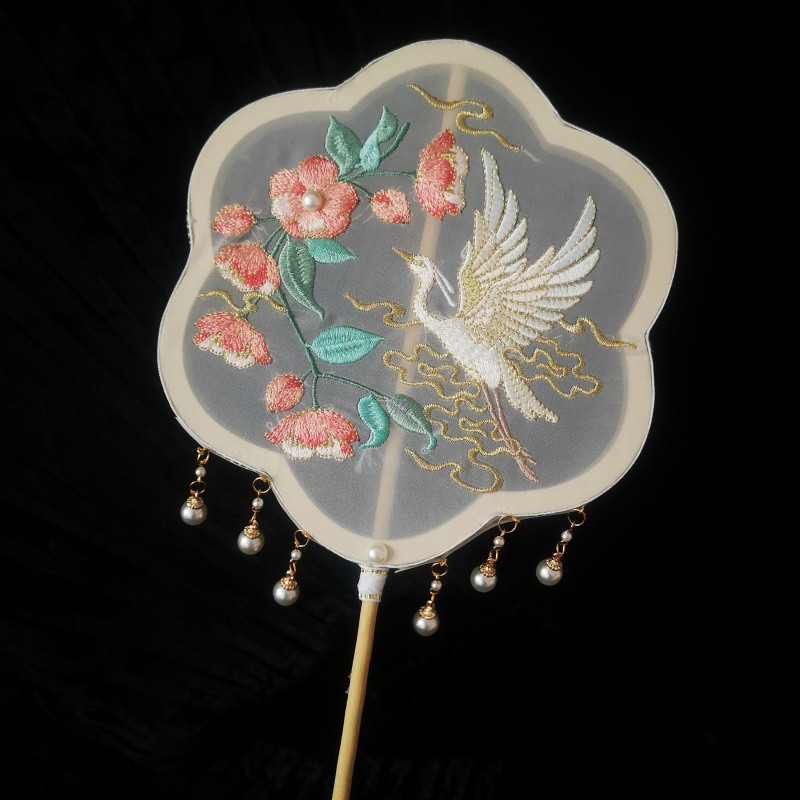 团扇古风长柄流苏中国风汉服扇子仙气刺绣圆扇舞蹈拍摄古典宫扇女三维