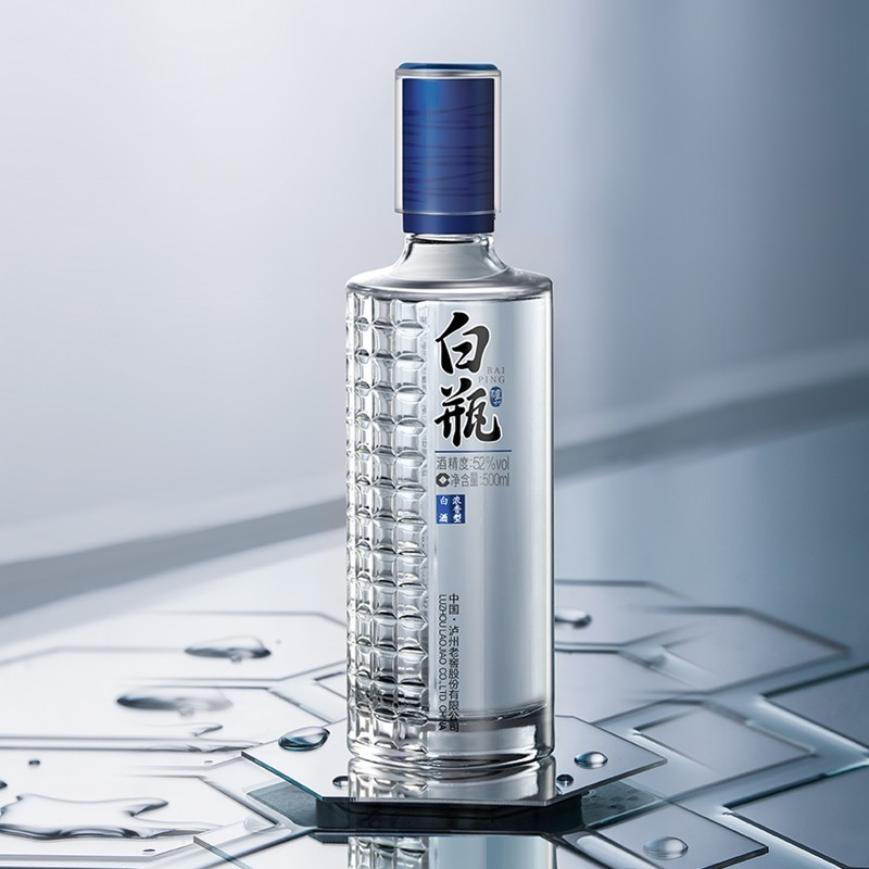 泸州老窖泸州白瓶酒52度浓香型高度白酒纯粮食酒固态发酵自饮送礼聚会