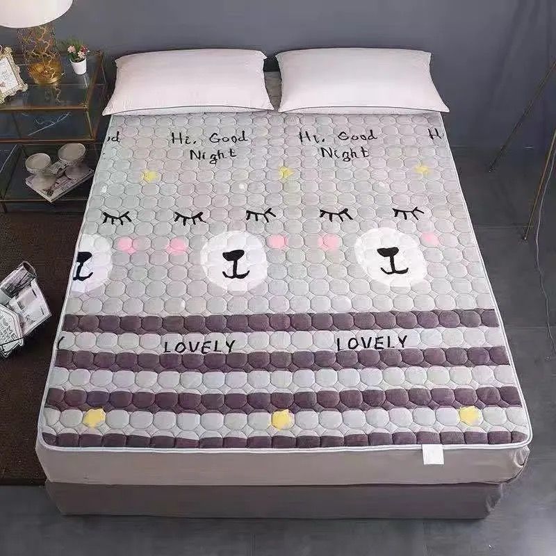 床垫子法兰绒双人床褥家用1.8防滑睡垫宿舍单人褥子可折叠可水洗 害羞小熊 0.9X1.9米长【学生宿舍长】