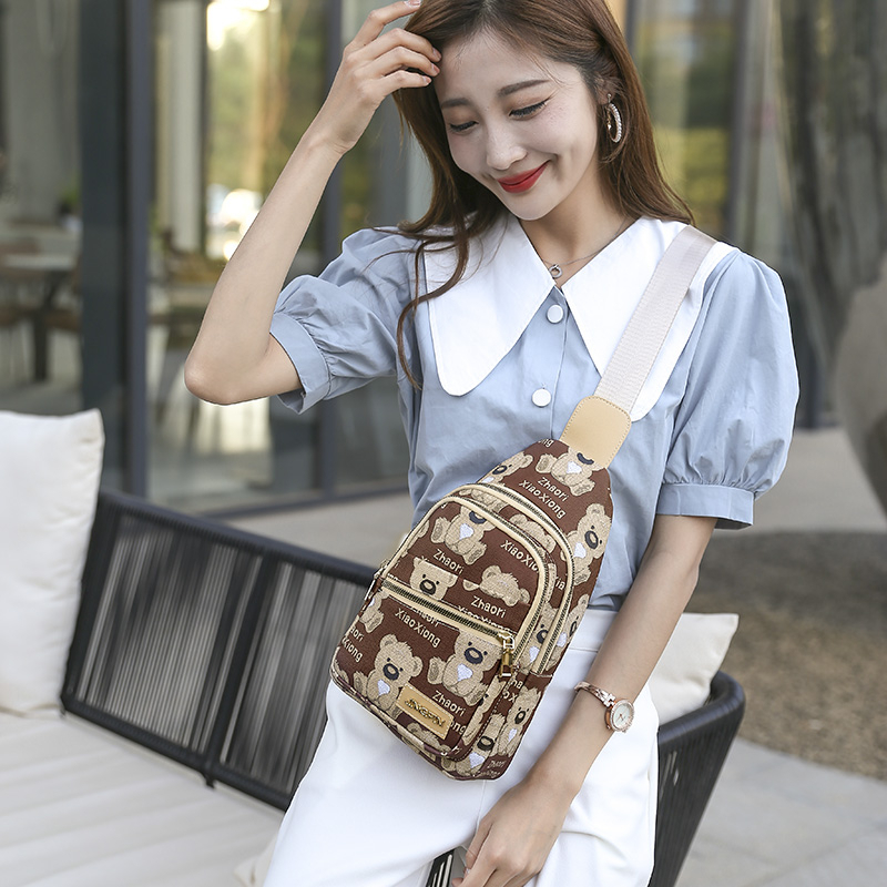 时尚女士印花胸包潮2022新款韩版休闲斜跨ins洋气逛街可爱小背包