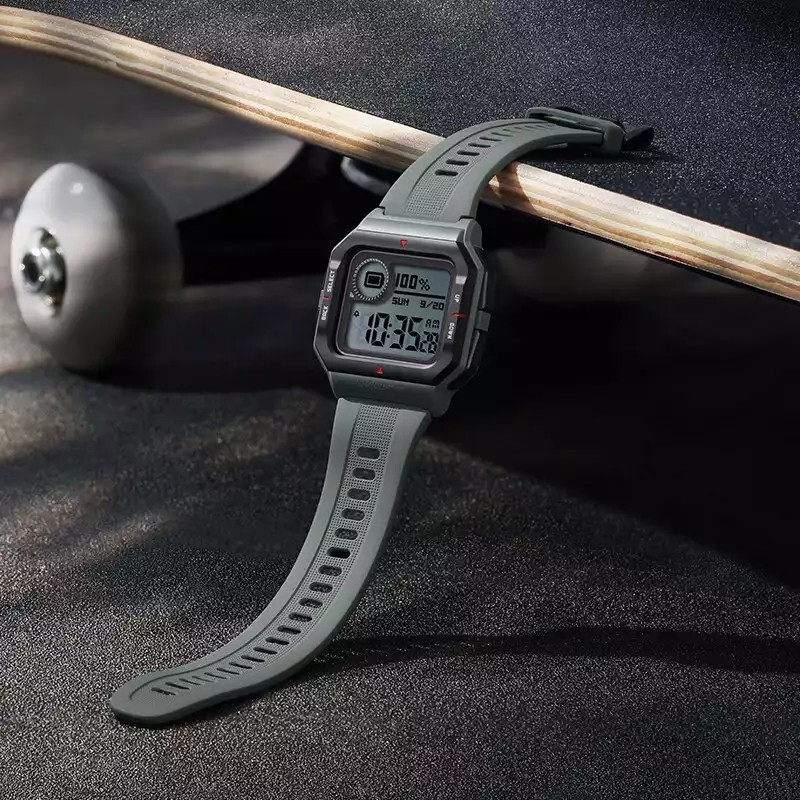 小米Amazfit NEO 采用防震的外型设计 50米防水 日常续航28天