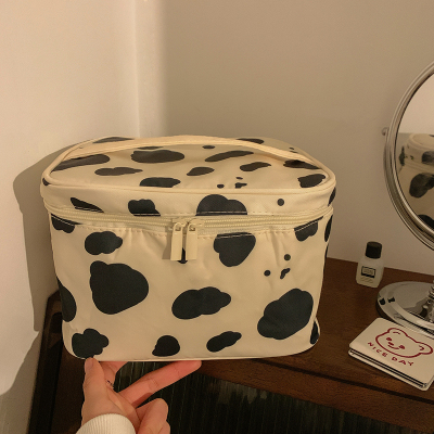 奶牛纹化妆包 奶牛化妆包女便携超大容量ins高级感小众旅行洗漱护肤品收纳箱盒