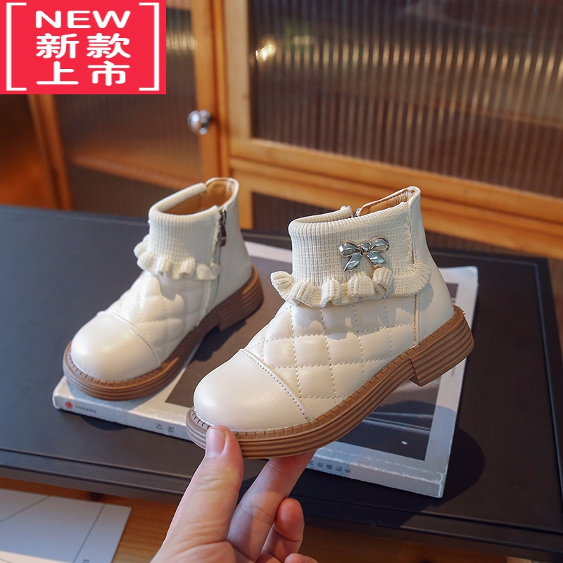 可莉允女童靴子2022新款秋冬季加绒短靴女款英伦风公主鞋子软底马丁靴潮