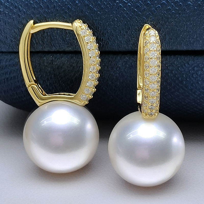 海瞳珍珠耳饰水桶款淡水 优雅大珠 海瞳珍珠耳钉女正圆淡水淡水大白珠简约气质耳环耳饰品牌珠宝首饰礼物送老婆爱人白色系 价格图片品牌报价 苏宁易购海 瞳珠宝官方旗舰店