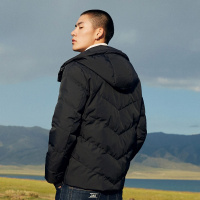 马克华菲羽绒服男 短款冬季新款黑色连帽轻薄保暖潮流男士外套潮