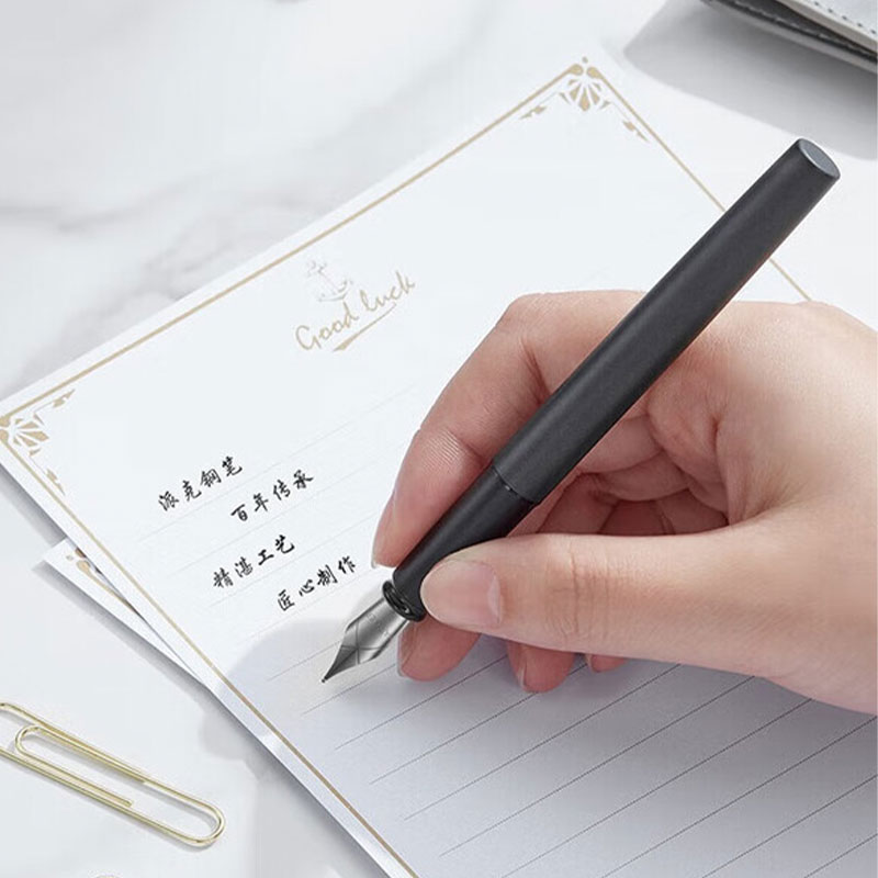 派克(PARKER)新款IM纯黑丽雅白夹墨水笔高清大图