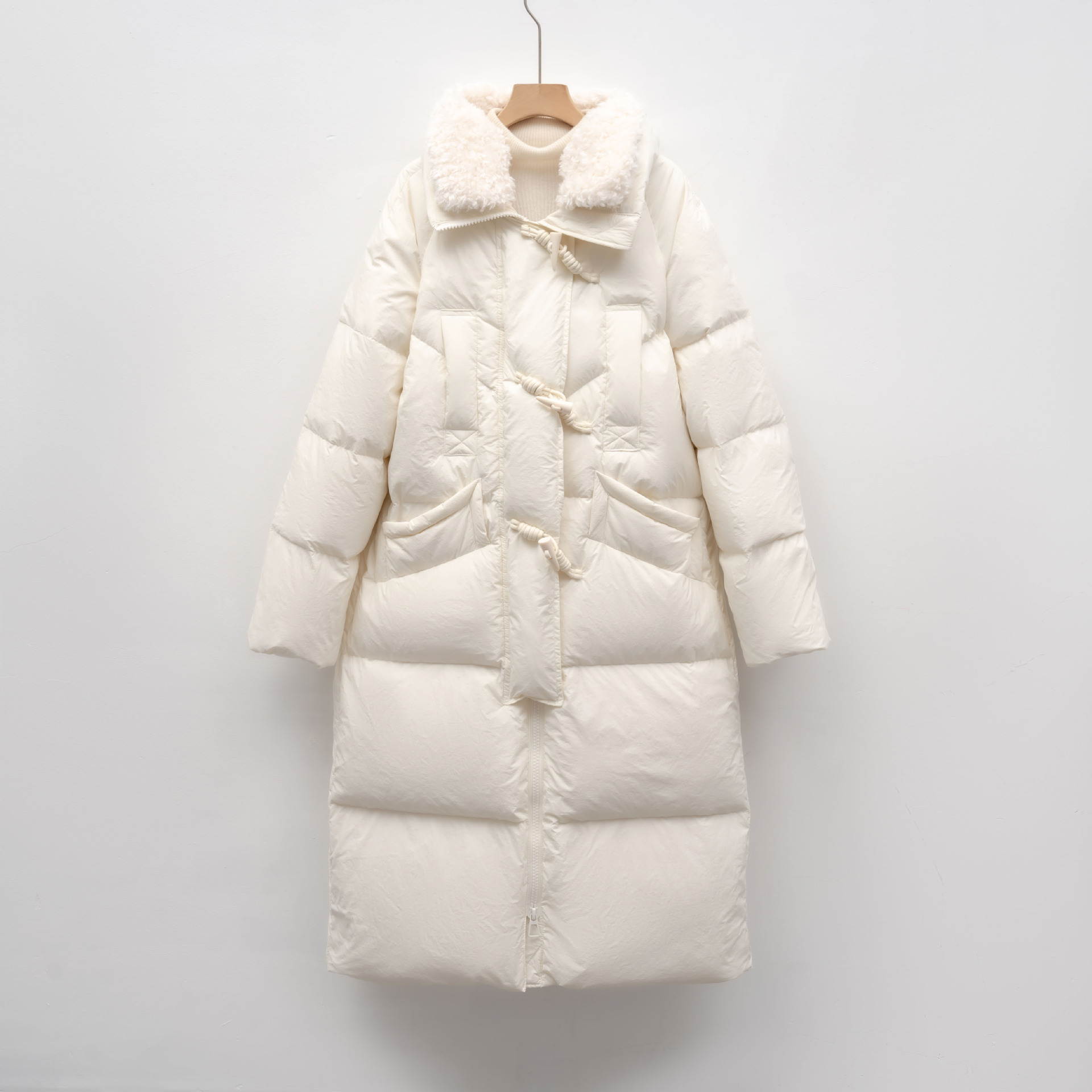 白鸭绒长款羽绒服女冬季新款简约毛领加厚宽松过膝外套潮 米白色 S