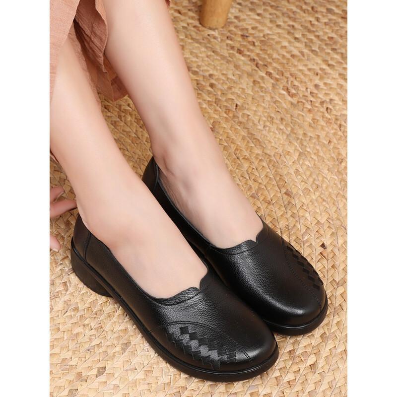 旺奈wangnai休闲妈妈皮鞋舒适软底中年女鞋真皮妇女妈妈鞋中老年低跟