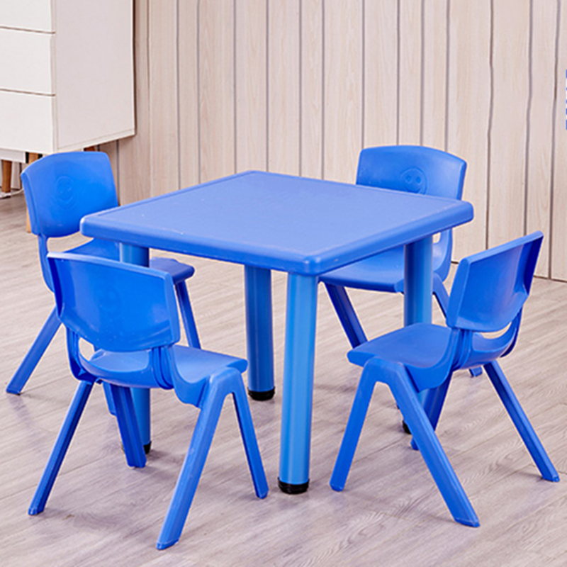 匡大 课桌椅0.6米塑料方桌椅幼儿园儿童课桌椅组合一桌四椅高清大图