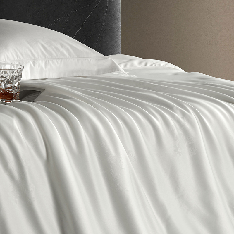 唐纳家纺 贡缎提花蚕丝被 200*230CM- TN-SQ24033高清大图