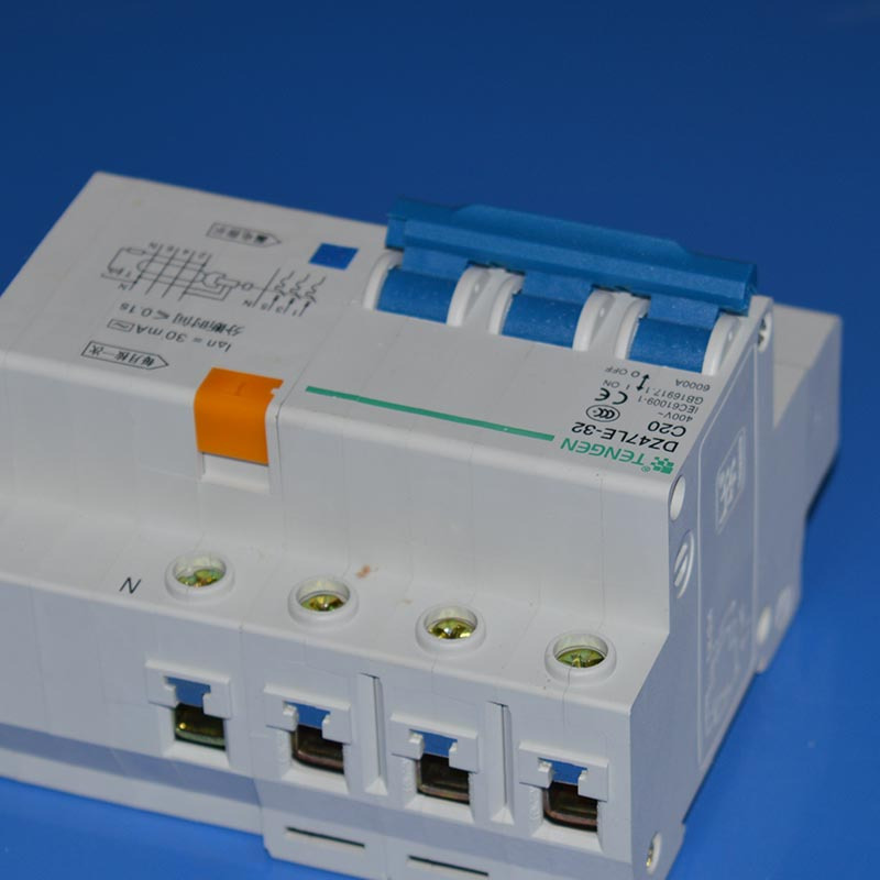 正泰 漏电断路器 DZ47LE-32A/3 3 380V 20A