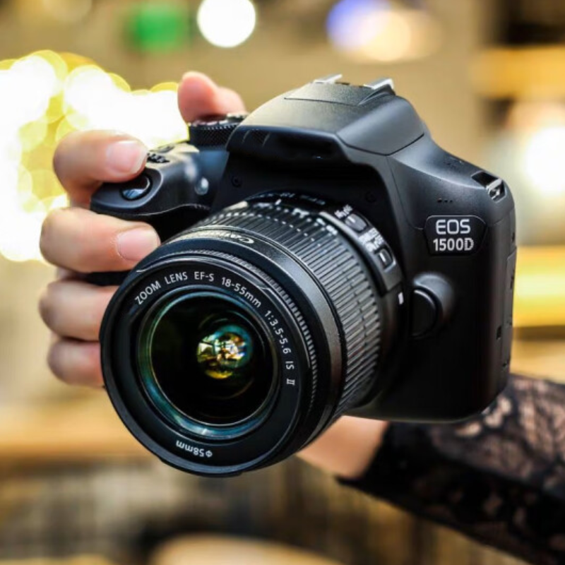 EOS 1500D 18-55标准变焦镜头套装(含32G卡+相机包+备用电池+UV保护镜)交期2周