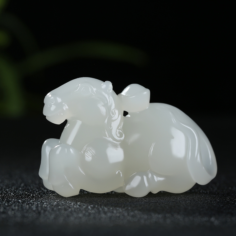 马到成功和田新疆玉吊坠玉坠羊脂白玉生肖马挂件玉佩天然玉石视频