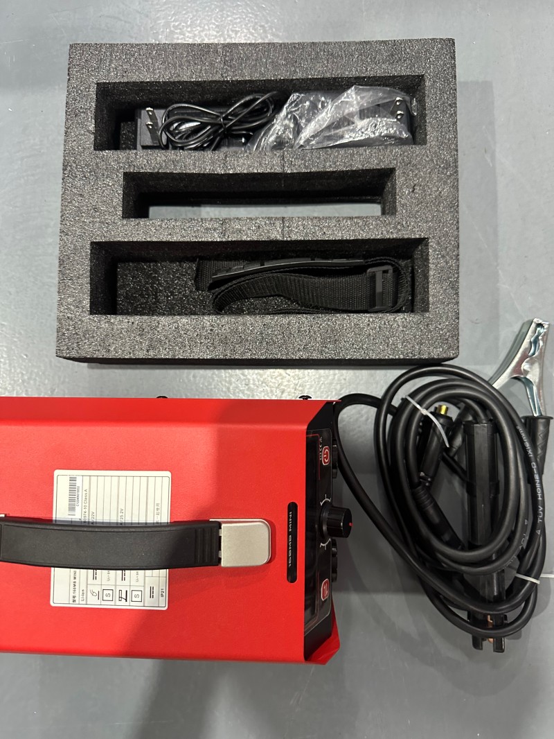 BCT手持无绳充电式锂电池直流电焊机 216 Wh 个高清大图