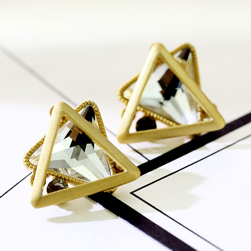 立体三角形造型耳钉时尚女款百搭可爱风格首饰品送女朋友七夕情人节