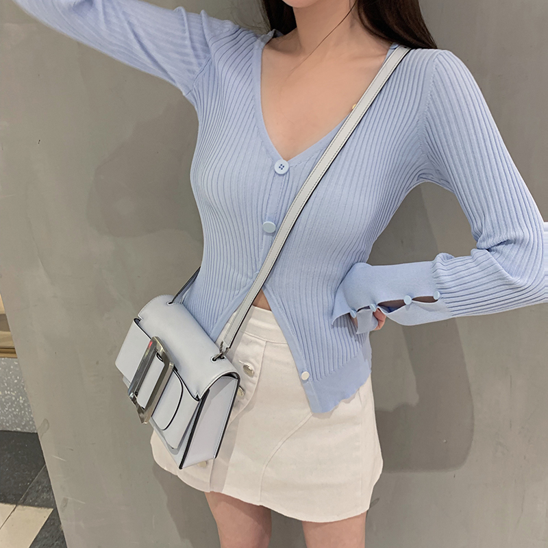 冰丝针织衫女减龄蓝色大V领竖坑条弹力修身长袖针织套头
