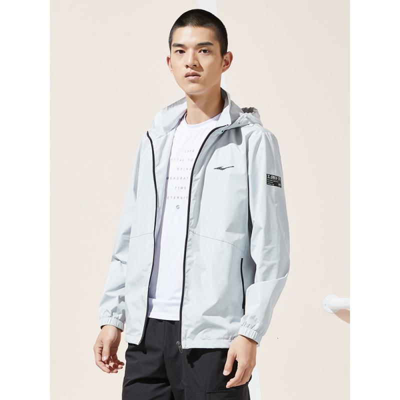 鸿星尔克风衣春秋男士速干运动冲锋衣跑步休闲连帽夹克外套上衣男