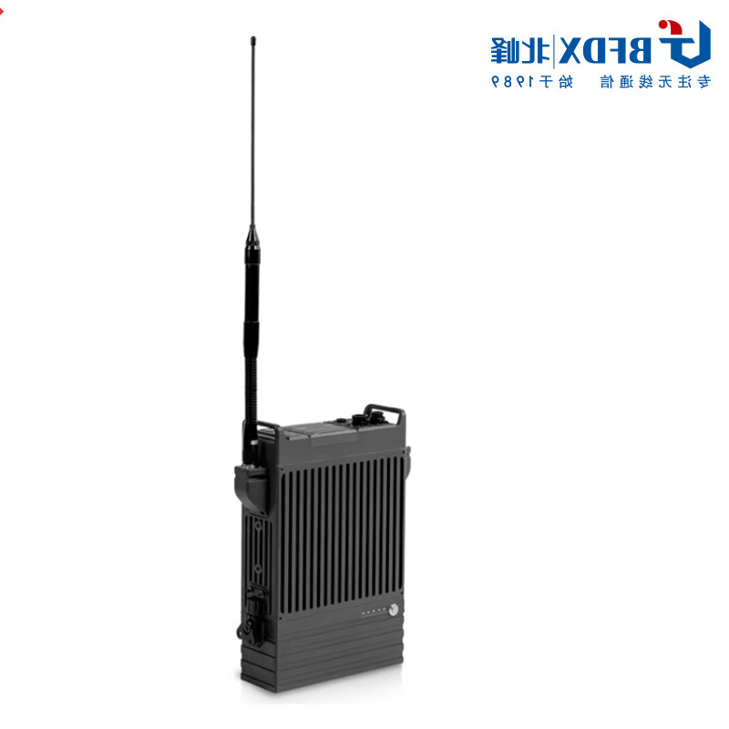 北峰(BFDX)便携式中继台BF-TR925 R 带背负式背包和车载坞高清大图