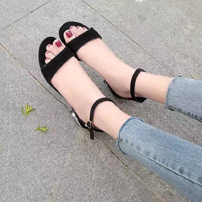 露趾平底凉鞋女2021夏新款韩版复古一字扣百搭学生罗马鞋子女莎丞