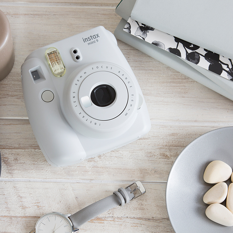 富士(FUJIFILM)INSTAX 拍立得 相机 一次成像相机 mini9 烟灰白色胶片相机 套装 含10张相纸