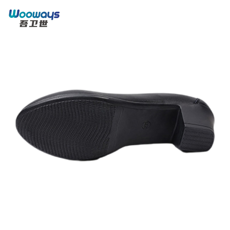 吾卫世 皮鞋 中跟 双高清大图