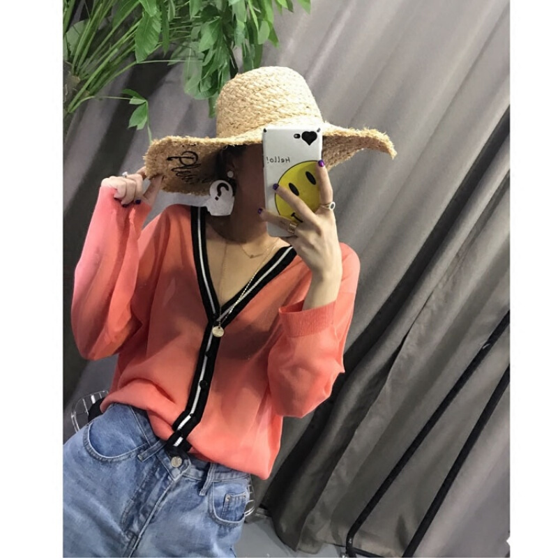 2018夏季新款韩版防晒衫百搭长袖V领纽扣冰丝麻针织开衫短外套女