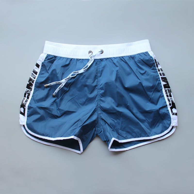 轻薄运动短裤男士夏季速干宽松小圆弧沙滩裤带内衬跑步健身三分裤