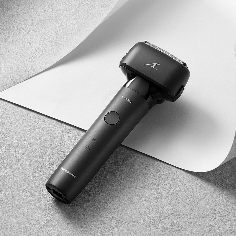 松下小锤子男士多功能充电电动往复式三刀头刮胡剃须刀礼盒白色