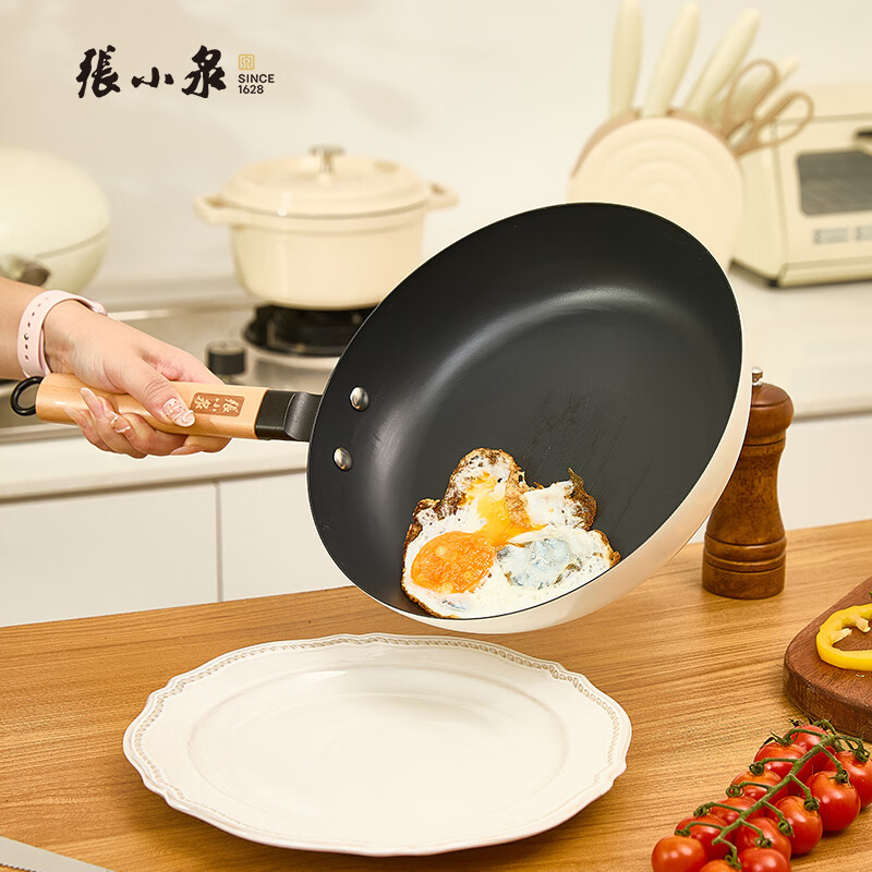 张小泉 平底锅家用煎锅煎蛋锅不粘锅热油泼油煎锅 不易粘精铁煎锅 26cm
