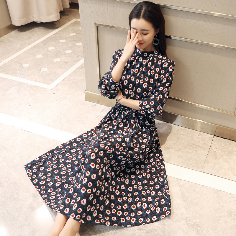 印花连衣裙女装长裙女士秋装新品时尚韩版系带修身碎花长款裙子潮