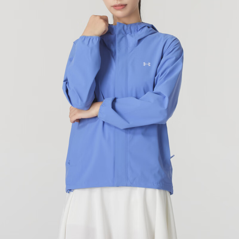 安德玛(UNDERARMOUR)女装 新款运动服户外休闲防风衣连帽梭织夹克外套开衫上衣1376067-495 ZP