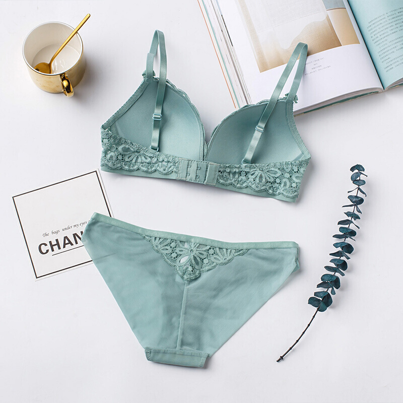 波迷娜bomina少女无痕文胸套装甜美蕾丝小清新无钢圈内衣大胸薄款三角