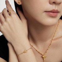 周大福 蛇年生肖权杖蛇足金耳饰黄金耳钉女礼物(工费:320计价)EOF1447七夕礼物