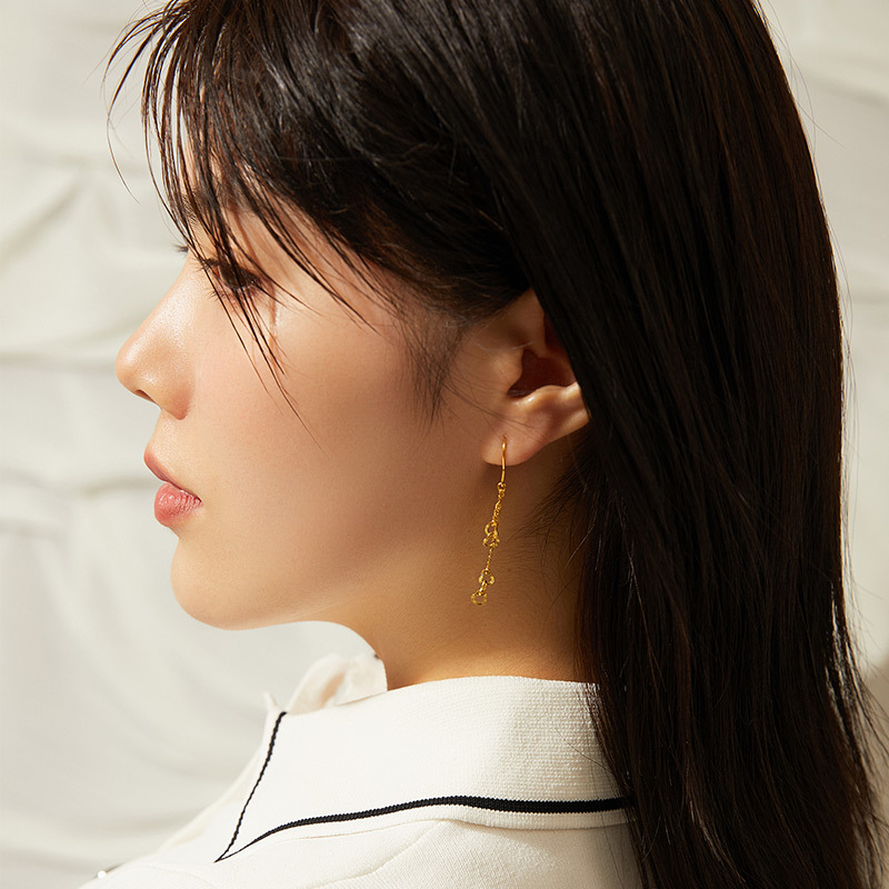 周六福zhouliufu珠宝无极金黄金耳饰女士款正品足金耳勾耳坠计价aw0