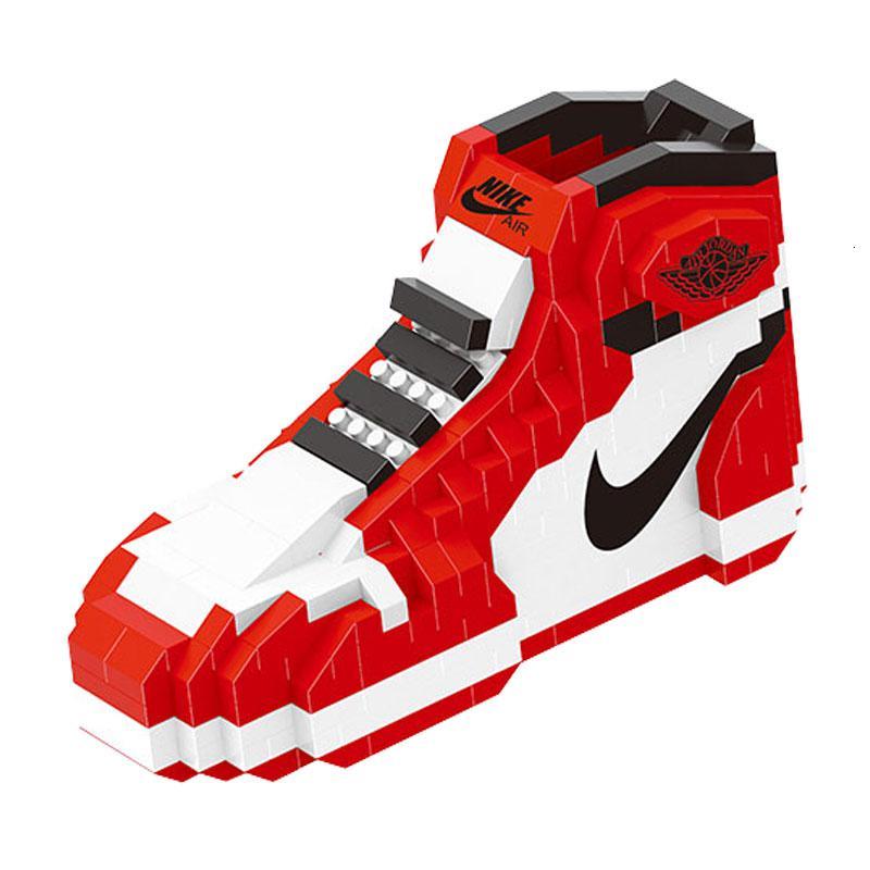 积木玩具aj1篮球鞋子黑红脚趾模型男朋友拼图小颗粒像素徐璐同款 熊猫