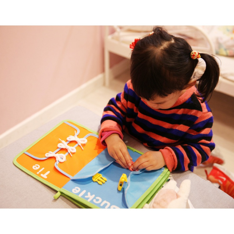 幼儿园儿童锻炼动手能力蒙台梭利my 我的布书早玩具