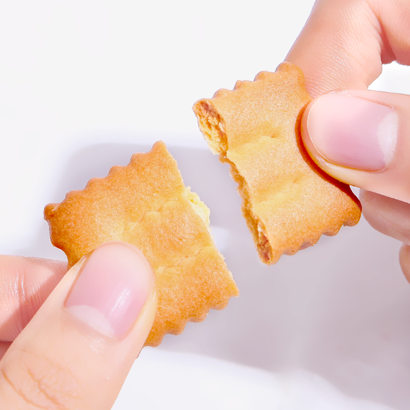 冬己小枕头饼干100g网红零食散装多口味整箱红豆咸蛋黄夹心小包装冬已