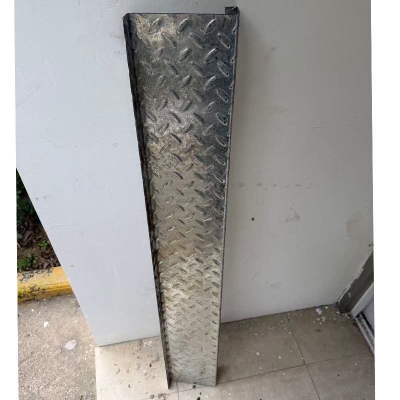 胜耀卓诚 镀锌防滑折弯盖板 SYGB1220 块高清大图